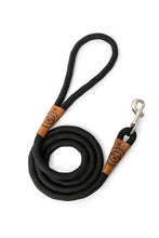Load image into Gallery viewer, Dog leash in black rope with metal clip and leather features