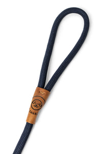 Rope slip leash for dogs in navy blue with leather features