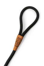 Load image into Gallery viewer, Dog slip leash in black rope with leather features
