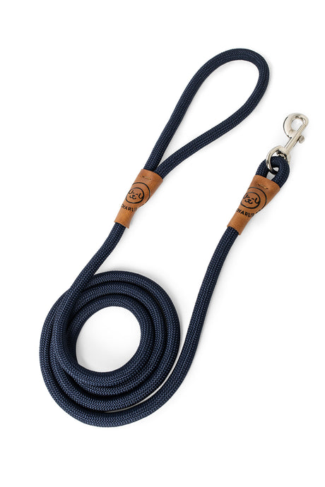 Dog leash in 12mm navy blue rope with metal clip and leather features