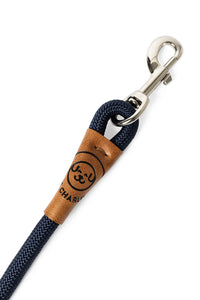 Dog leash in 12mm navy blue rope with metal clip and leather features